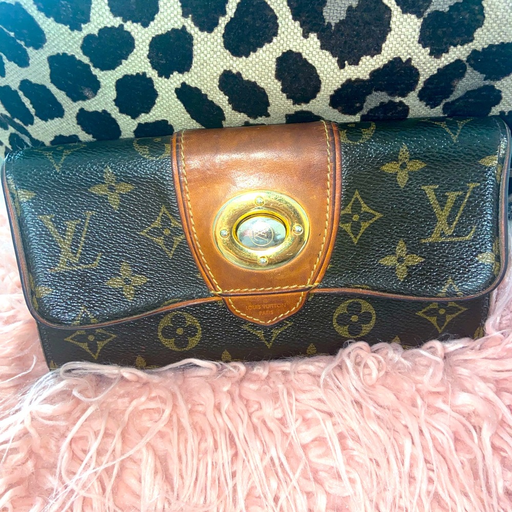 ***AUTHENTIC*** Louis Vuitton Wallet
